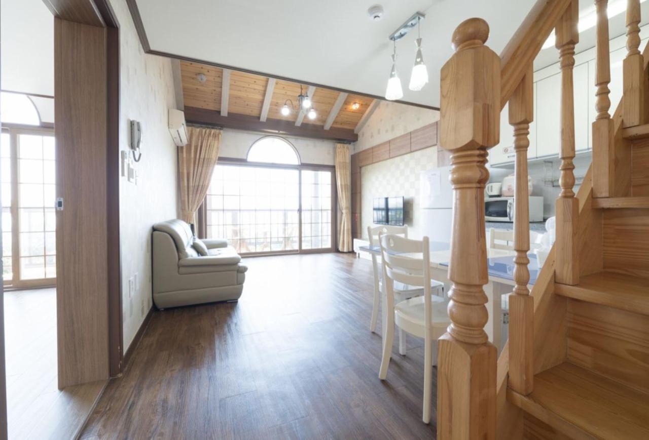 Jeju Time-Travel Pension Exterior photo