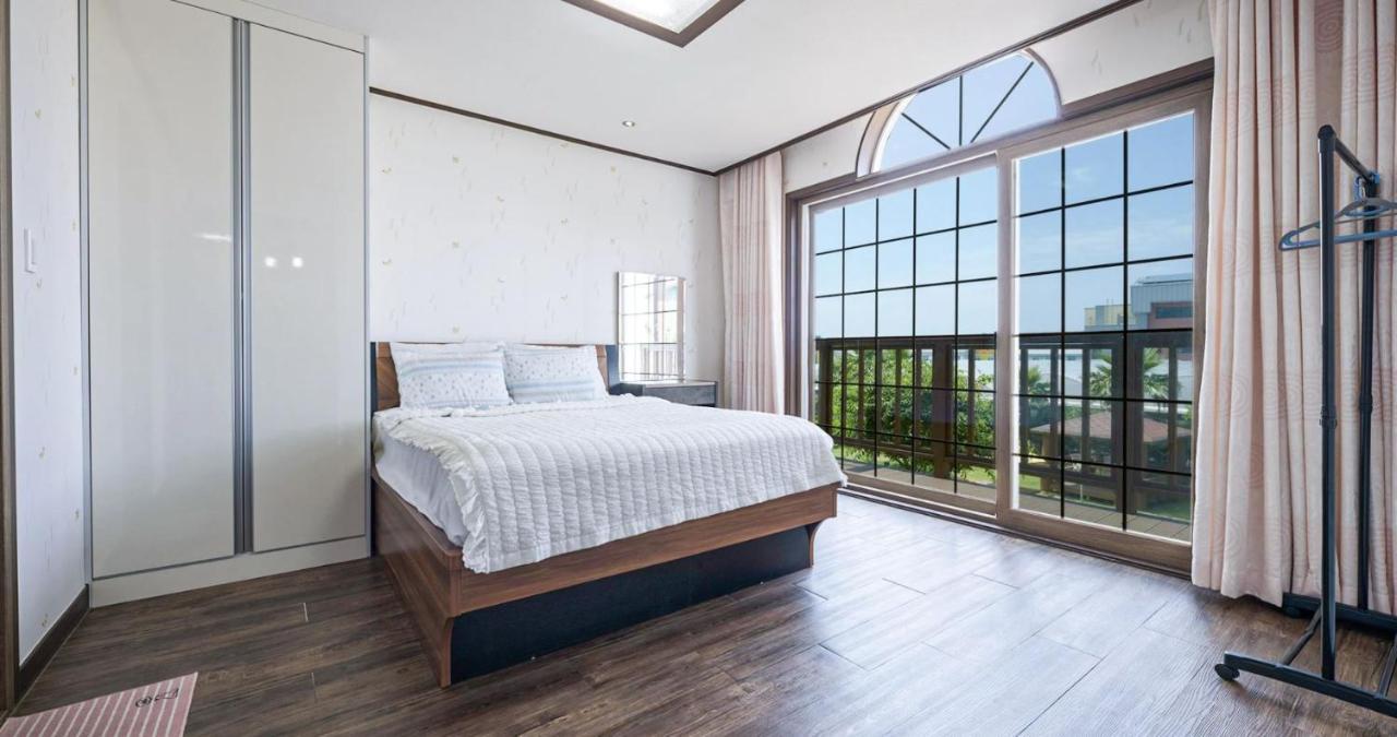 Jeju Time-Travel Pension Exterior photo